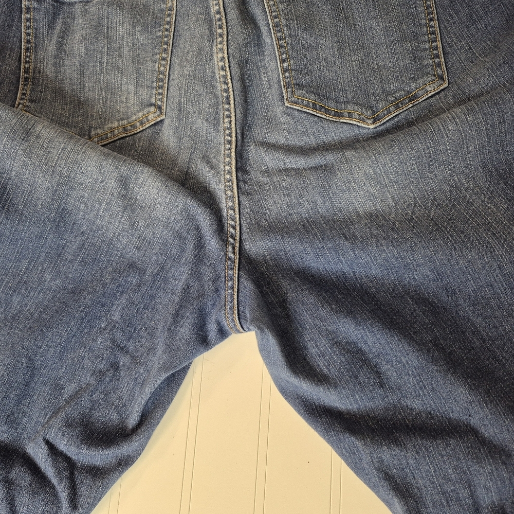 Women's Torrid Blue Skinny Jeans with Black Swirl Design; 18 - Picture 14 of 16